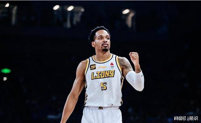 克雷斯费尔德主场强势,助力球队保持不败纪录(克雷多穆特瓦) 克雷斯费尔德主场强势,助力球队保持不败纪录(克雷多穆特瓦)