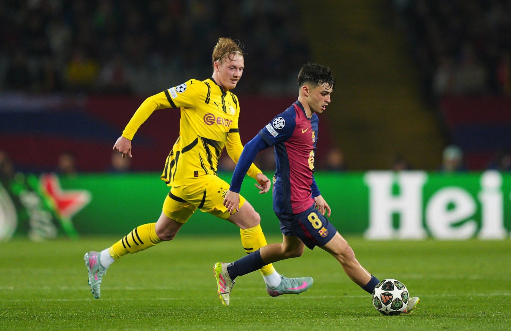 欧洲顶级俱乐部联赛精彩生动,球迷狂热不已 欧洲顶级俱乐部联赛精彩生动,球迷狂热不已